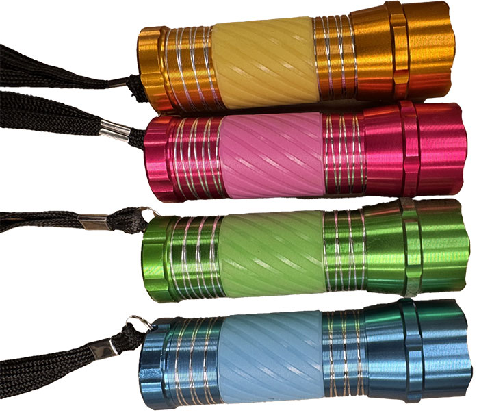 BATO EverBrite ficklampa 9 LED, aluminium, batterier 3AAA.